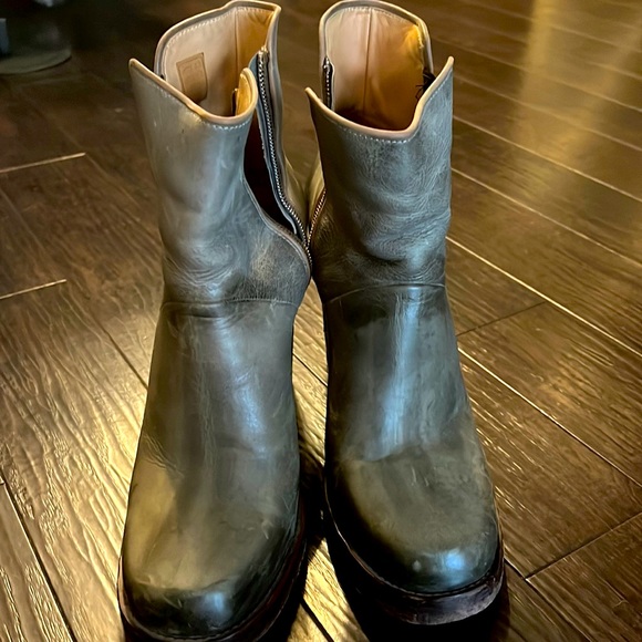 Size 10 John Fluevog washed green boots - Picture 3 of 8